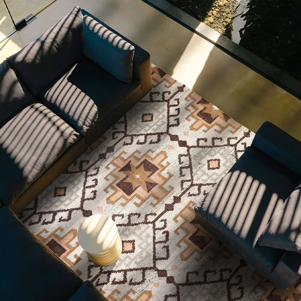Antico tappeto kilim beige in stile vintage