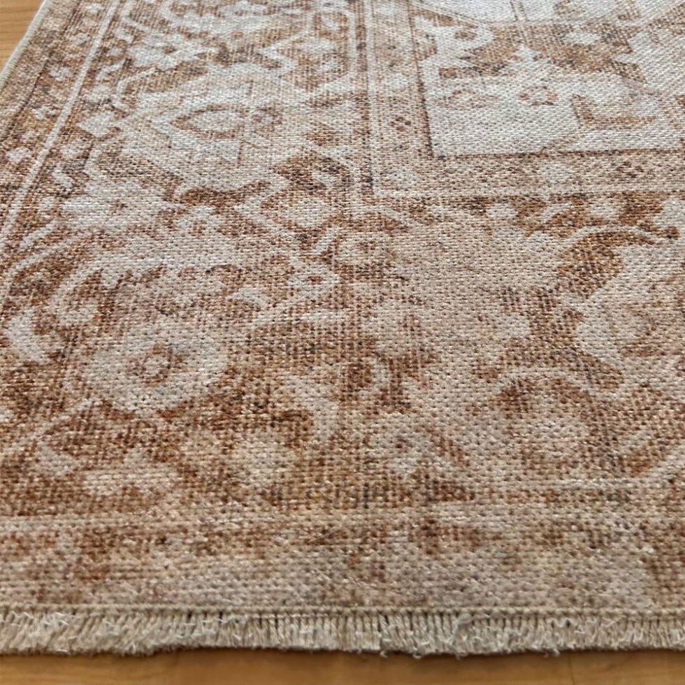 Tappeto beige in stile kilim turco