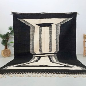 Tappeto kilim Zanafi tribale nero