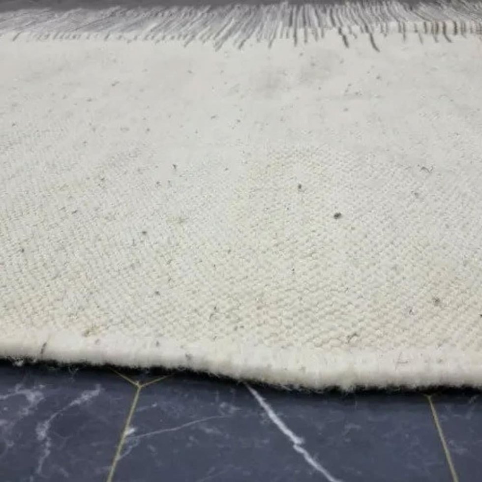 Tappeto kilim berbero a righe bianche e nere