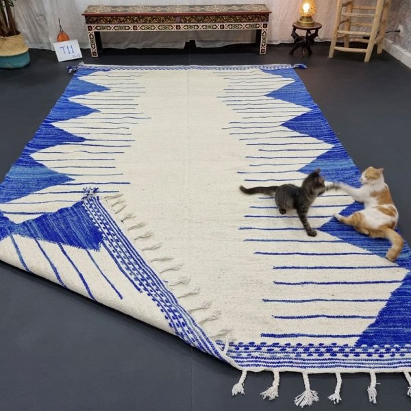 Tappeto kilim berbero blu e bianco