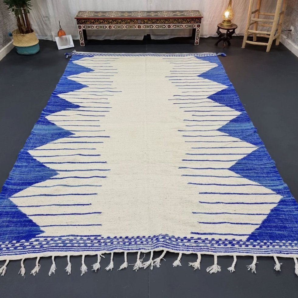 Tappeto kilim berbero blu e bianco