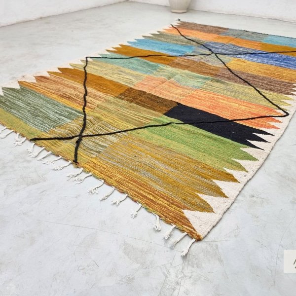 Tappeto kilim marocchino colorato