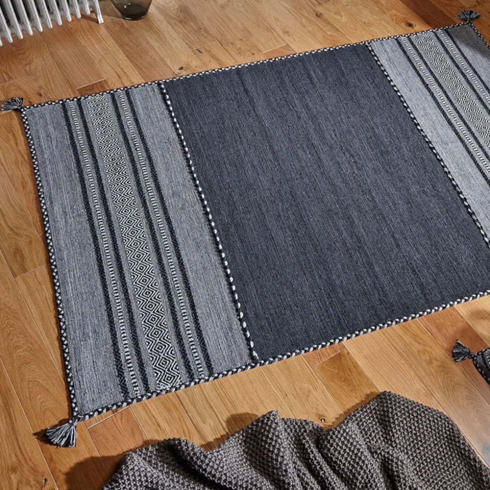 Tappeto kilim moderno nero fatto a mano