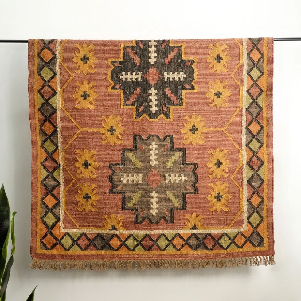 Tappeto kilim rosso sbiadito in stile navajo