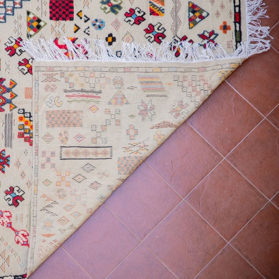 Tappeto kilim berbero Akhnif tradizionale bianco