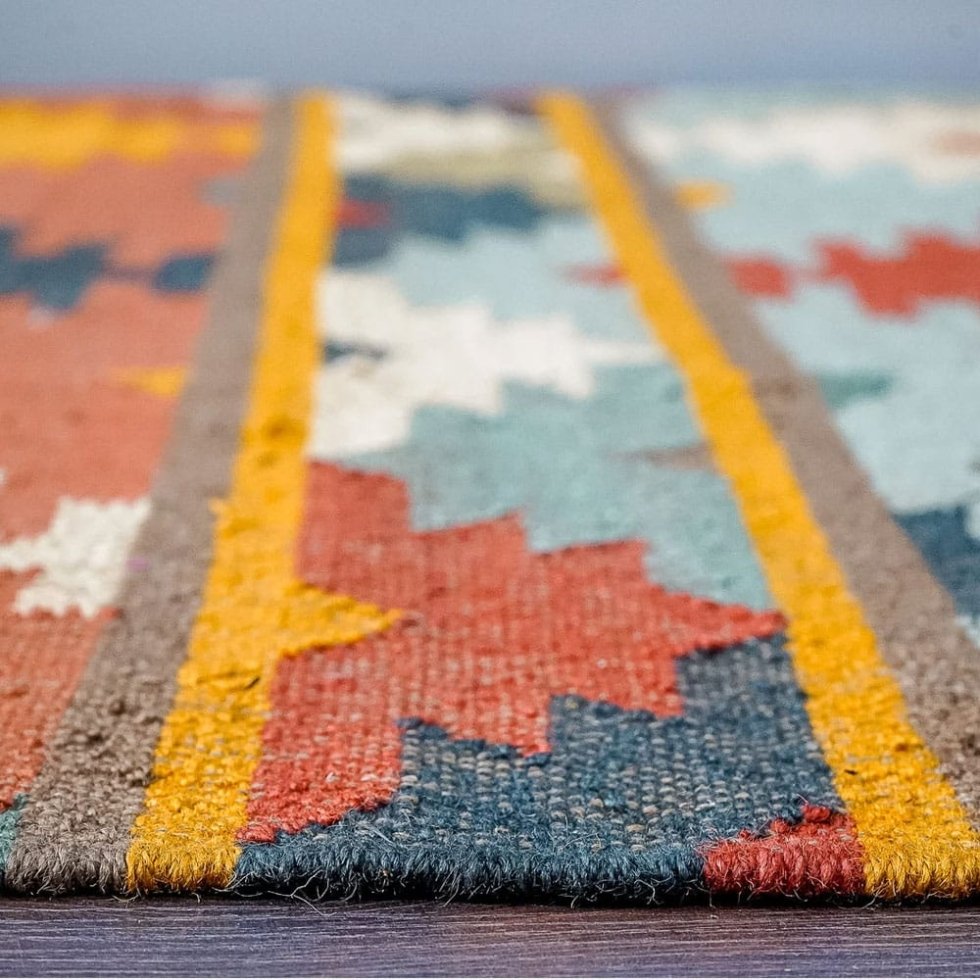 Tappeto kilim in lana e iuta in stile navajo