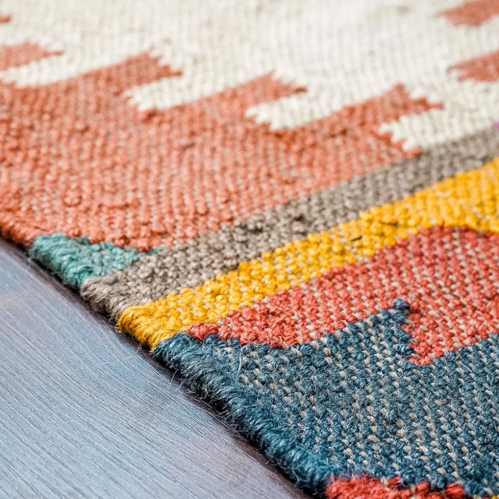 Tappeto kilim in lana e iuta in stile navajo