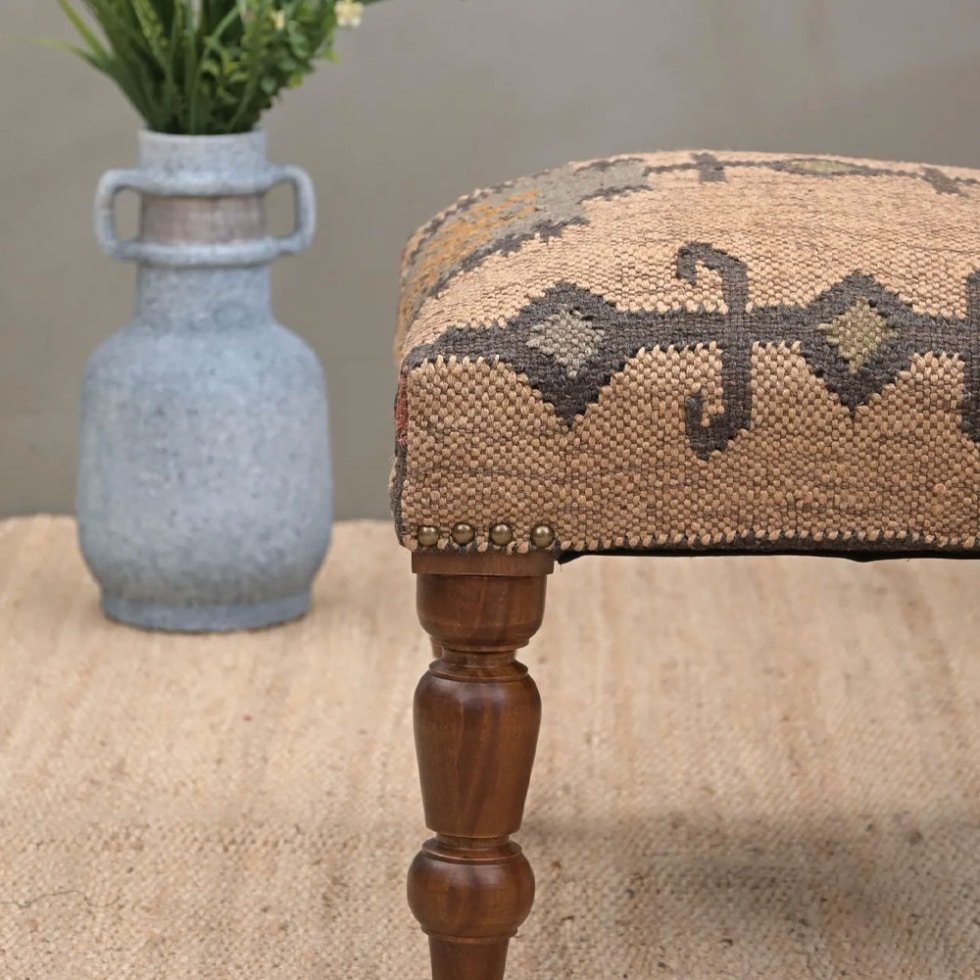 Pouf imbottito in kilim quadrato beige