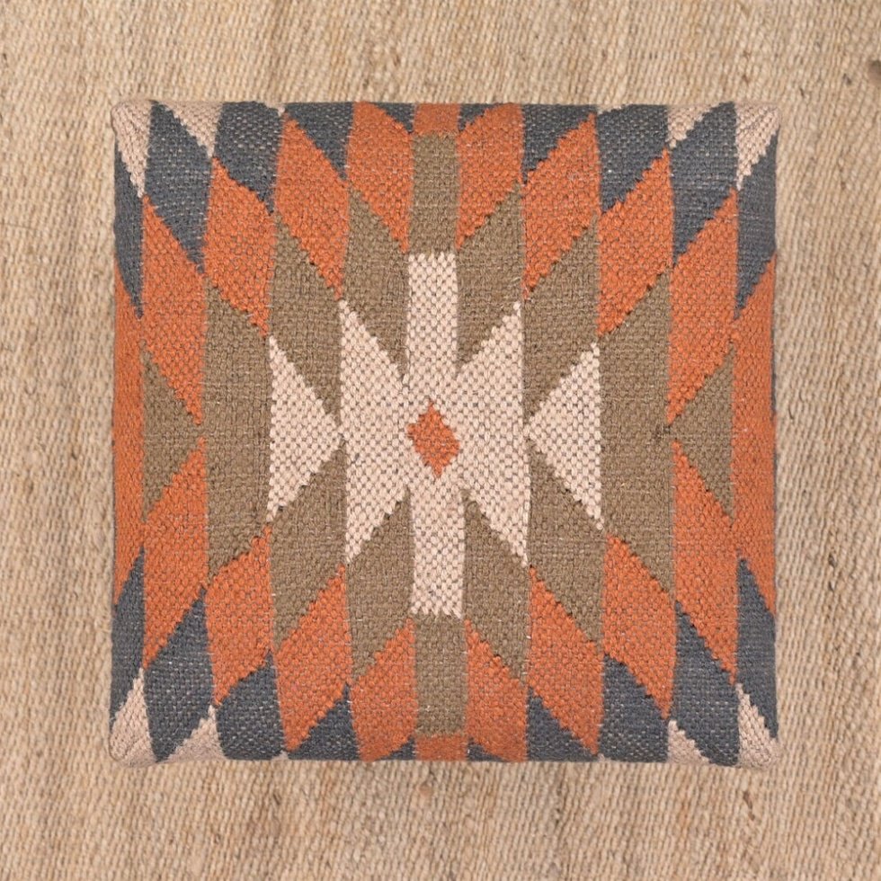 Pouf poggiapiedi in kilim con motivo geometrico