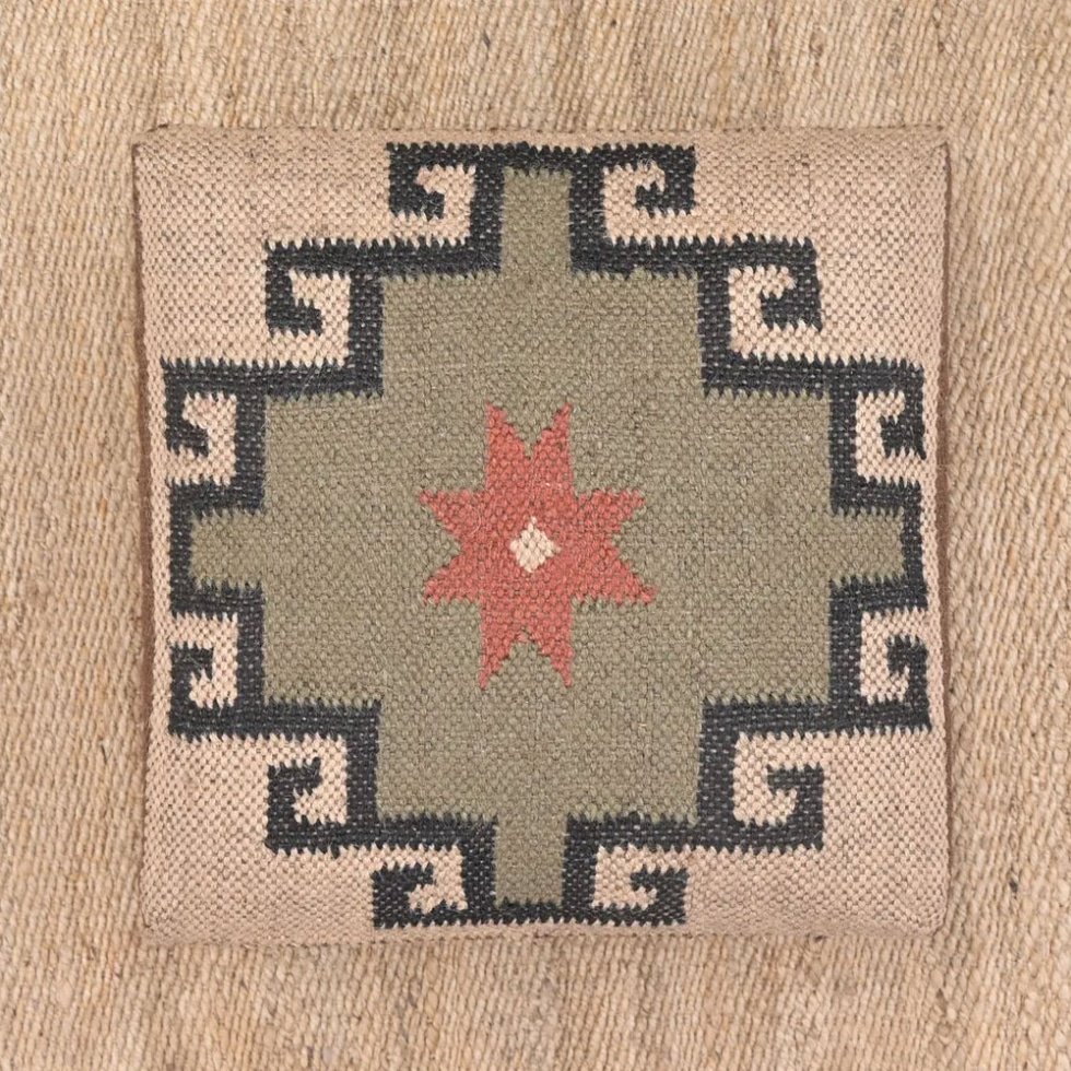 Tappeto kilim piccolo avorio sgabello ottomano