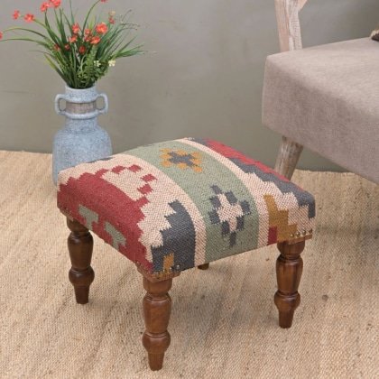 Pouf quadrato imbottito in kilim