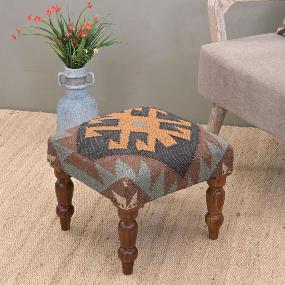 Pouf imbottito in legno massello kilim