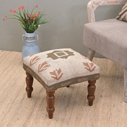 Sgabello kilim quadrato bianco