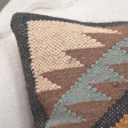 Cuscino kilim tribale 20x20