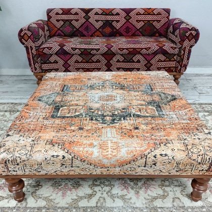 Tavolino da caffè kilim turco beige e arancione