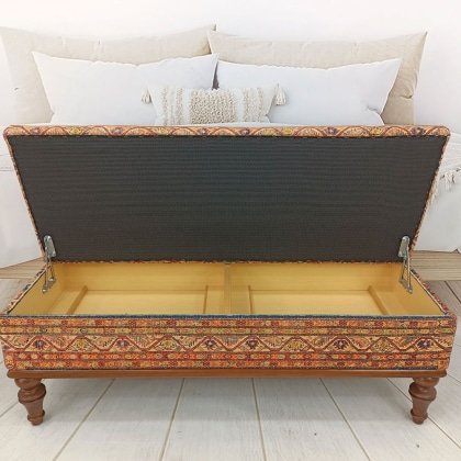 Tavolino da caffè kilim turco blu e arancione con portaoggetti