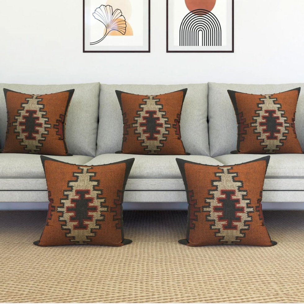 Cuscini kilim ornati marroni