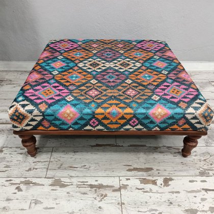 Tavolino da caffè con motivo a diamante in kilim turco