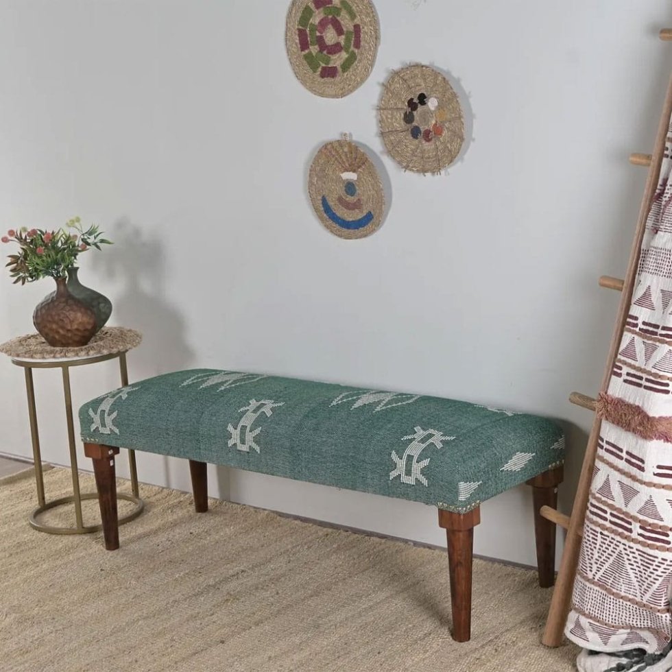 Panca con pouf kilim verde