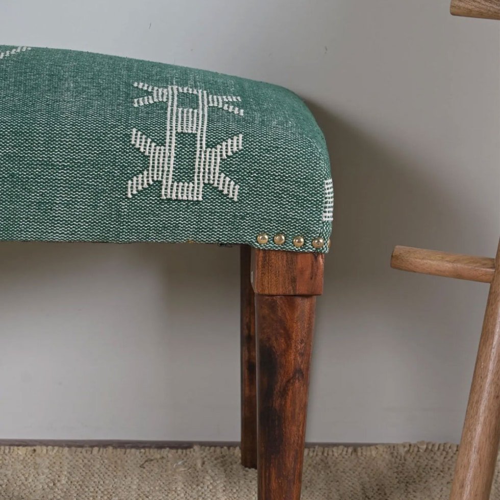 Panca con pouf kilim verde