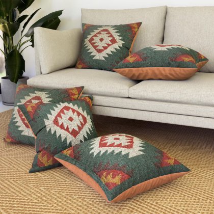 Cuscini kilim ornati verdi