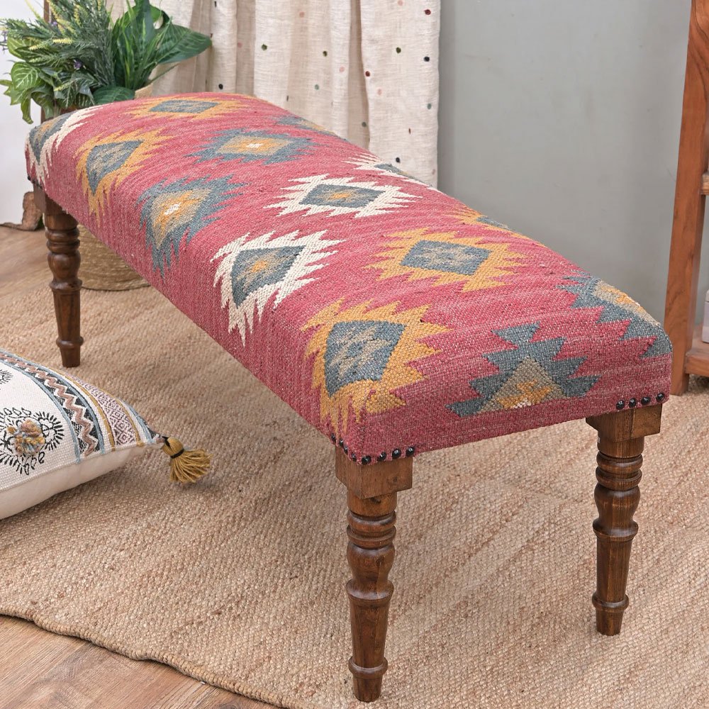 Panca con pouf in lana navajo rossa e juta Panca con pouf in lana navajo rossa e juta