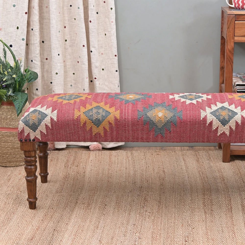 Panca con pouf in lana navajo rossa e juta Panca con pouf in lana navajo rossa e juta