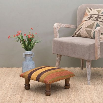 Piccolo pouf kilim a righe