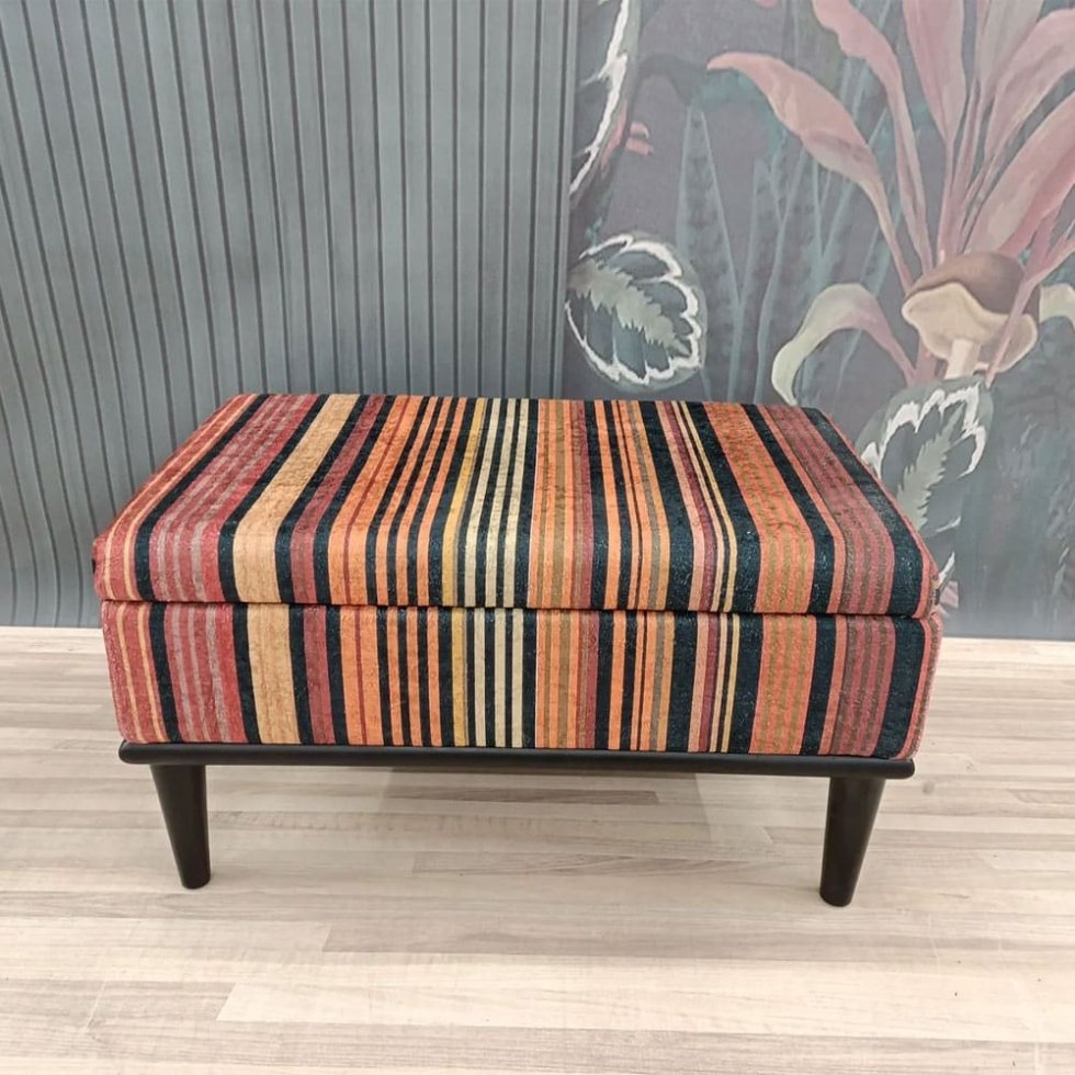 Tavolino da caffè a righe in kilim turco con portaoggetti