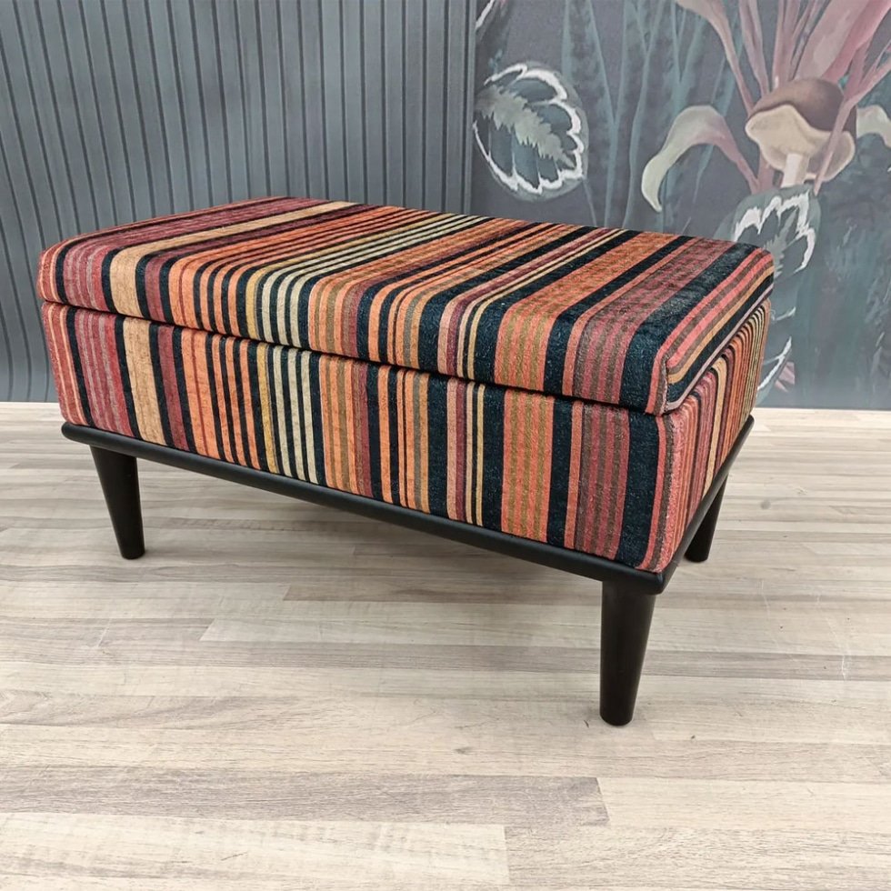 Tavolino da caffè a righe in kilim turco con portaoggetti